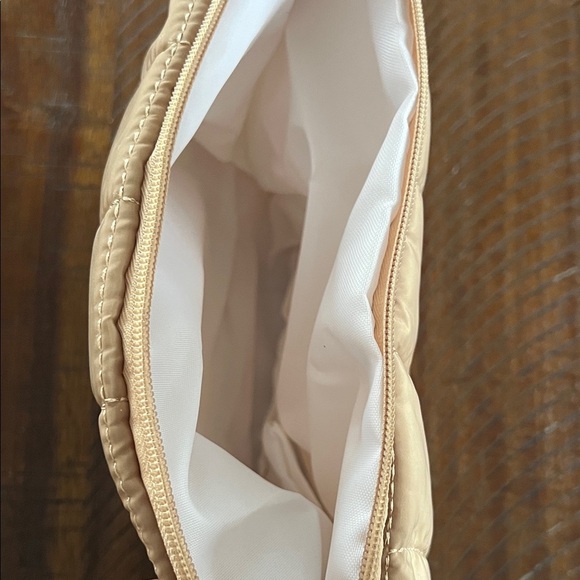 🆕Quilted Tan Shoulder Bag 11 x 6.5 inches - Picture 8 of 8